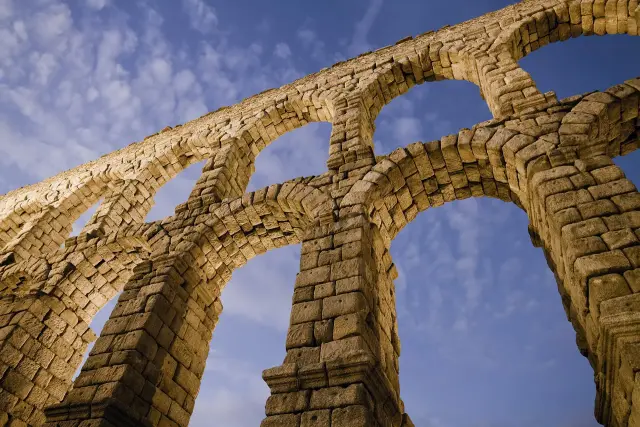Segovia: aqueduct, Alcázar and a focused old-town day, travel inspiration