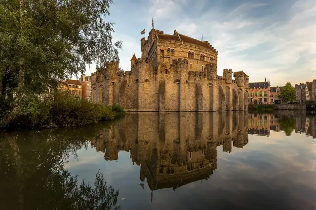 Ghent: Gravensteen and STAM for a city-history day, travel inspiration