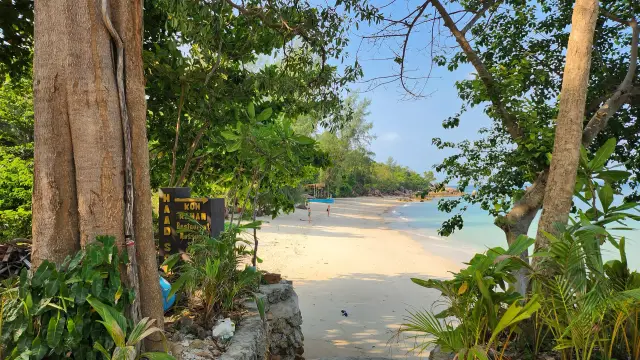 Full Moon Party packing list: what to wear and what to bring, travel inspiration