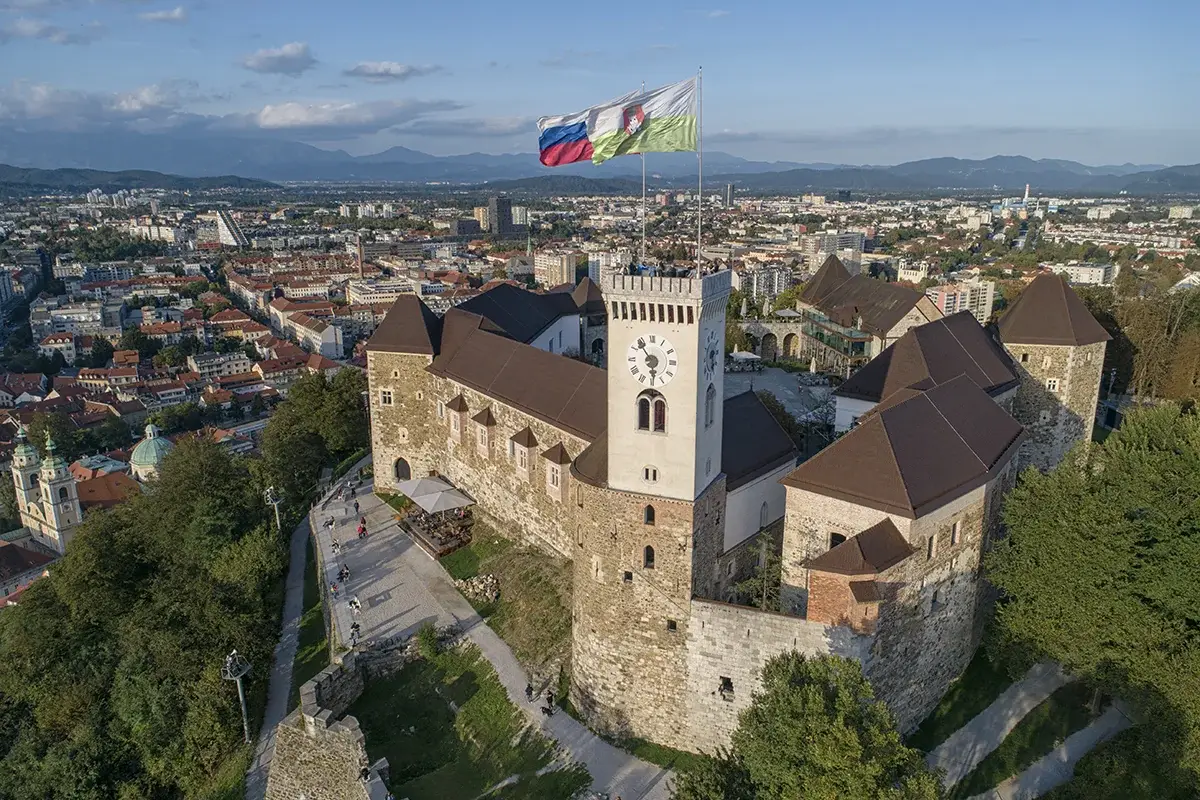 Ljubljana ปราสาทในตอนกลางวัน