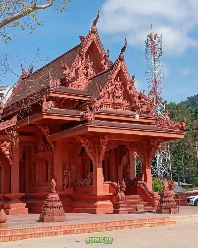 The red temple hall at Wat Sila Ngu