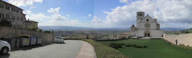 Assisi: the two basilicas of San Francesco and a town walk, travel inspiration