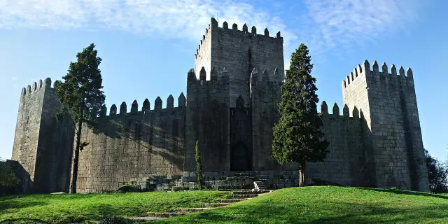Guimarães: castle, Ducal Palace and the old town, travel inspiration