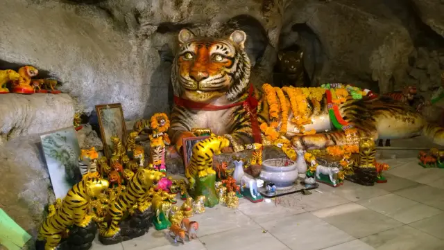 Wat Tham Suea in Krabi: separate the temple grounds from the summit climb, travel inspiration