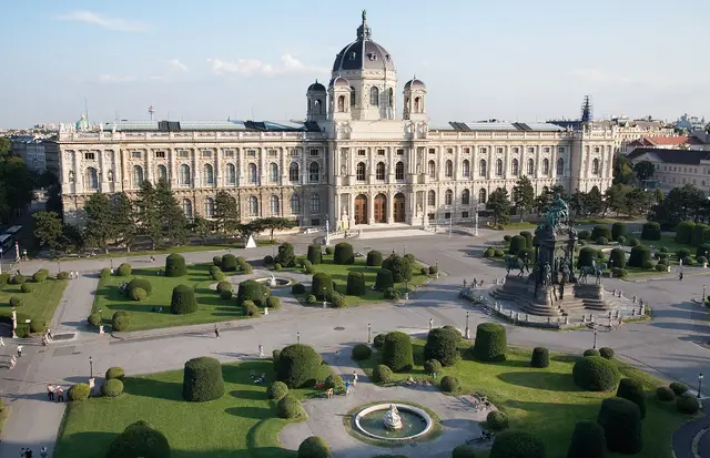 Vienna Kunsthistorisches Museum: paintings, collections and a first route, travel inspiration
