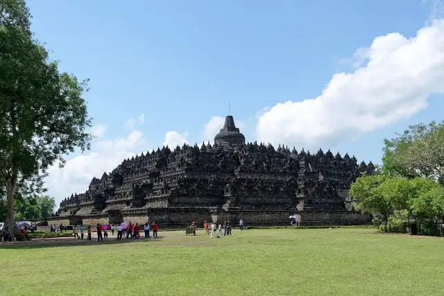 Borobudur: separating the grounds visit from a monument climb, travel inspiration