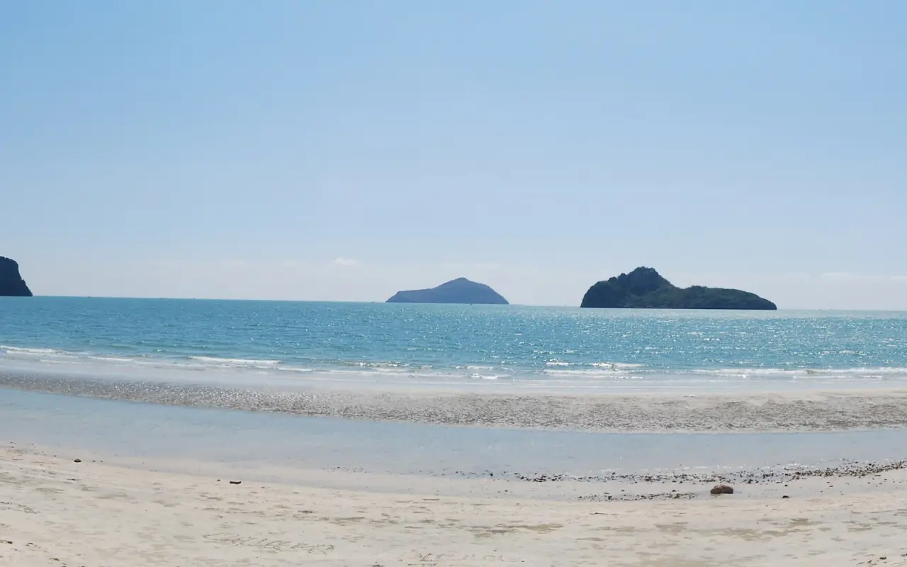 White sand and calm blue water at Ao Manao in Prachuap Khiri Khan
