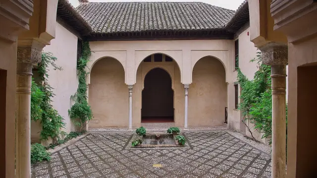 Granada beyond the Alhambra: Albaicín and Dar al-Horra, travel inspiration
