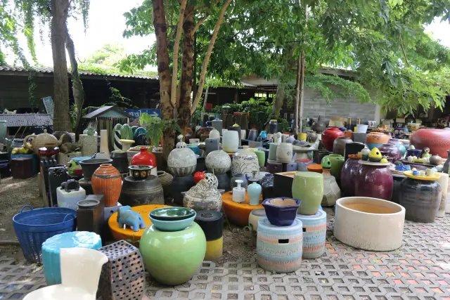 Tao Hong Tai in Ratchaburi: a ceramics showroom and factory visit with clear expectations, travel inspiration