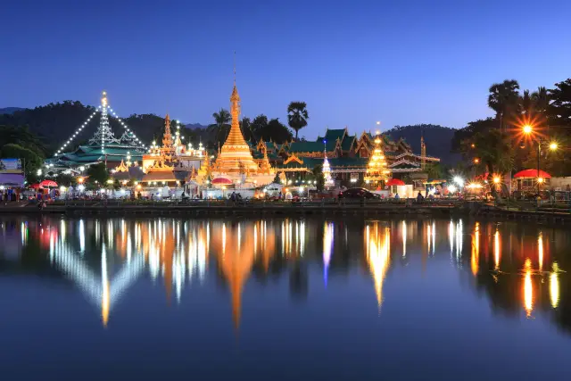 Mae Hong Son: Chong Kham, Chong Klang and the lake, travel inspiration
