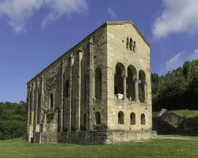 Oviedo’s Naranco churches: a practical half-day plan, travel inspiration