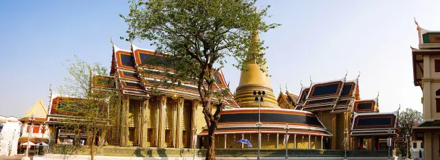 Wat Ratchabophit: tiled architecture, cloisters and a considered visit, travel inspiration