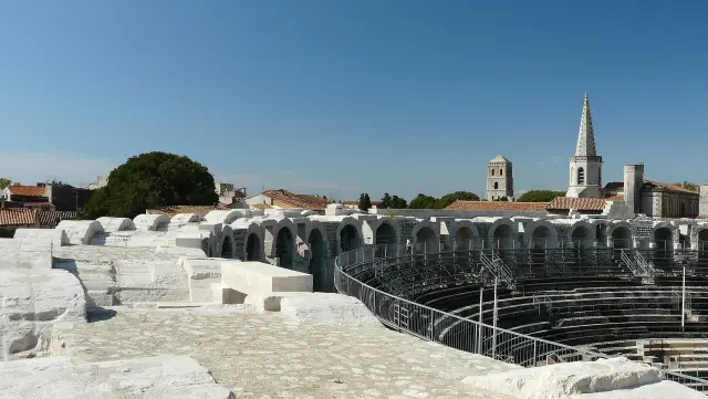 Arles Roman day: amphitheatre, theater and cryptoporticus, travel inspiration