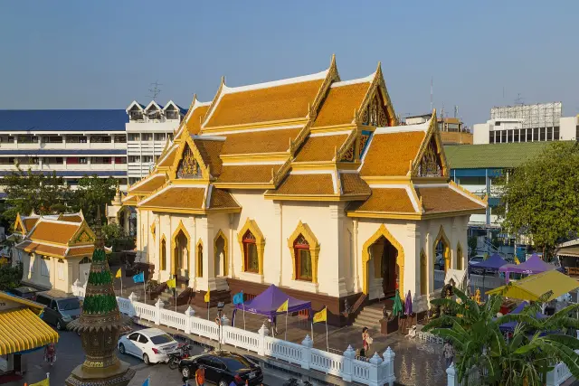 Wat Traimit: the Golden Buddha and a separate Chinatown walk, travel inspiration