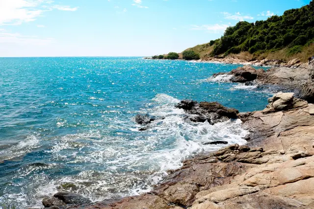 Khao Laem Ya: a mainland headland walk beside the sea, travel inspiration
