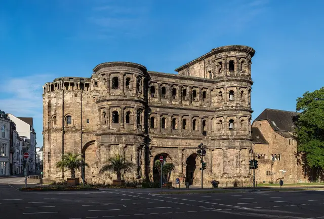 Trier: Porta Nigra, Imperial Baths and Roman museum, travel inspiration