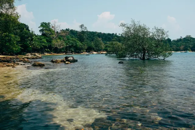 Ko Phayam: choose a bay and give the island enough time, travel inspiration