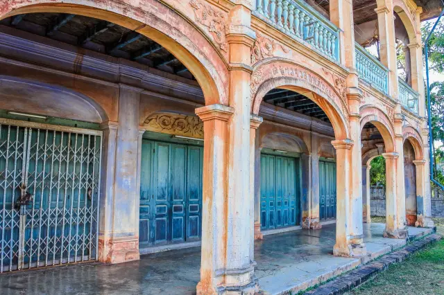 Tha Rae heritage walk: Sakon Nakhon's historic houses, travel inspiration