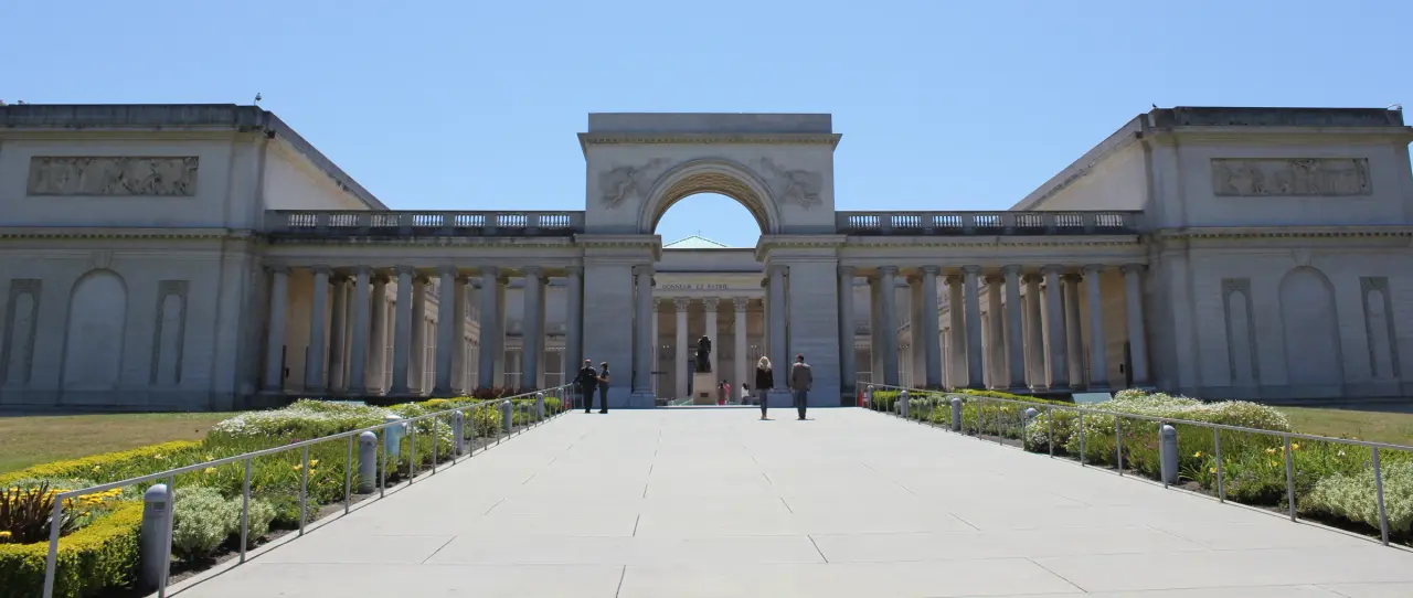 The architecture of the Legion of Honor museum in San Francisco.