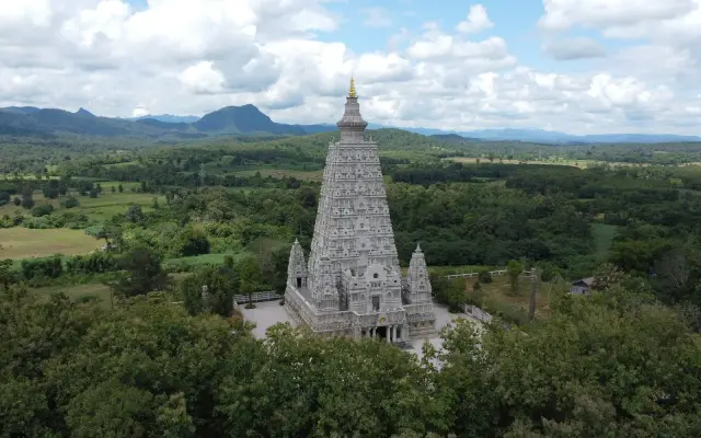 Lampang beyond a day-trip stop: old-town streets, temples and ceramics, travel inspiration