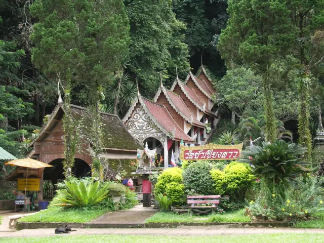 Chiang Dao Cave: temple chambers y a day without trekking, travel inspiration