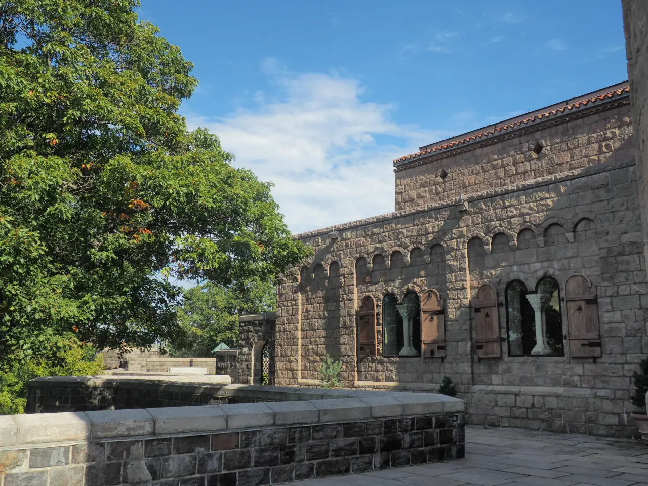 Paired Romanesque arches at The Met Cloisters in New York.