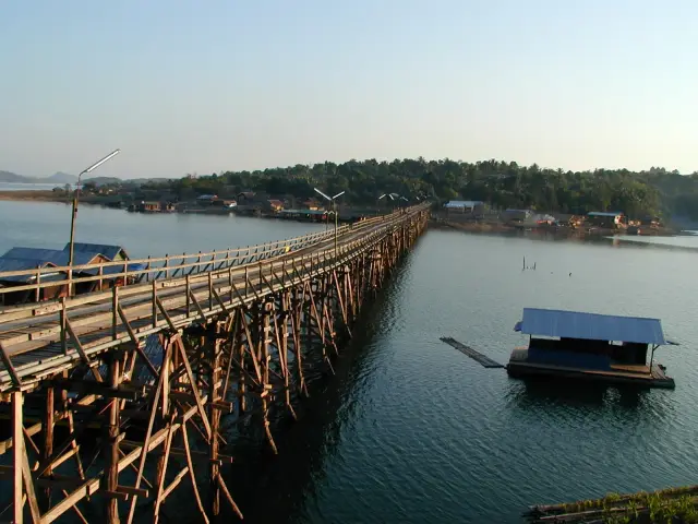 Sangkhlaburi En two days: ¡Mon Bridge, the village y el lake, travel inspiration
