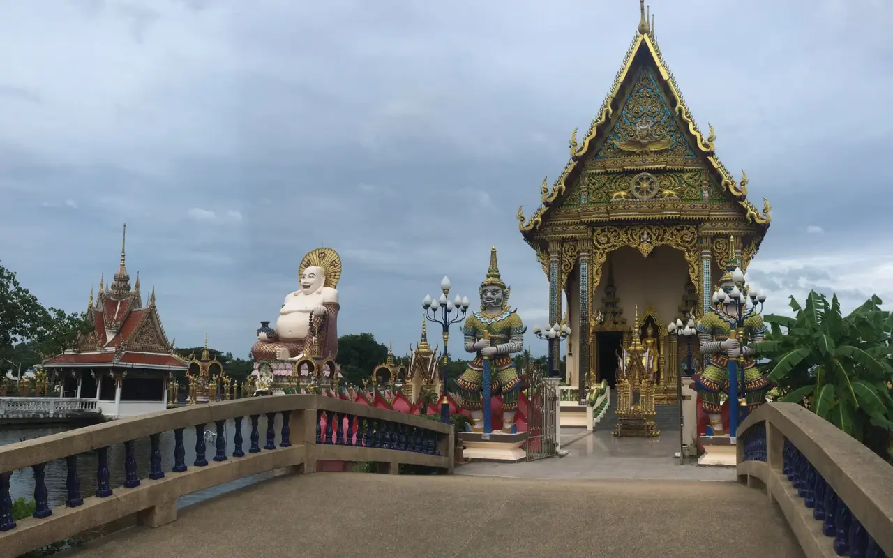 Colourful temple architecture at Wat Plai Laem on Koh Samui