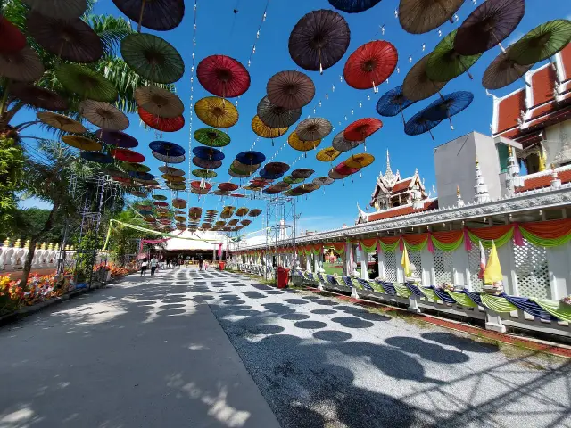 Wat Chedi: a considered Ai Khai pilgrimage visit near Sichon, travel inspiration