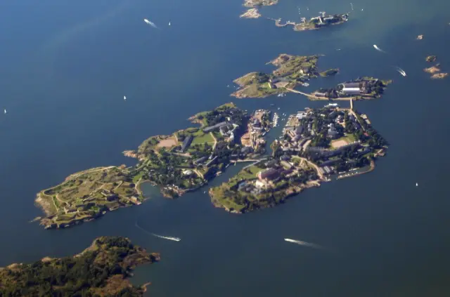Helsinki Suomenlinna: the ferry, fortress route and one museum, travel inspiration