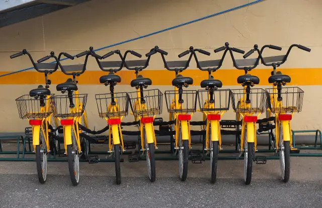 Rental bicycle preparation: sizing requests, pickup checks and clear returns