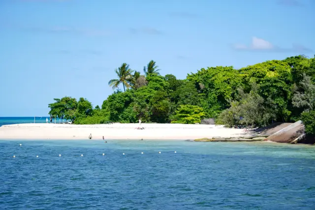 Choose a travel video thumbnail that matches the experience shown inside